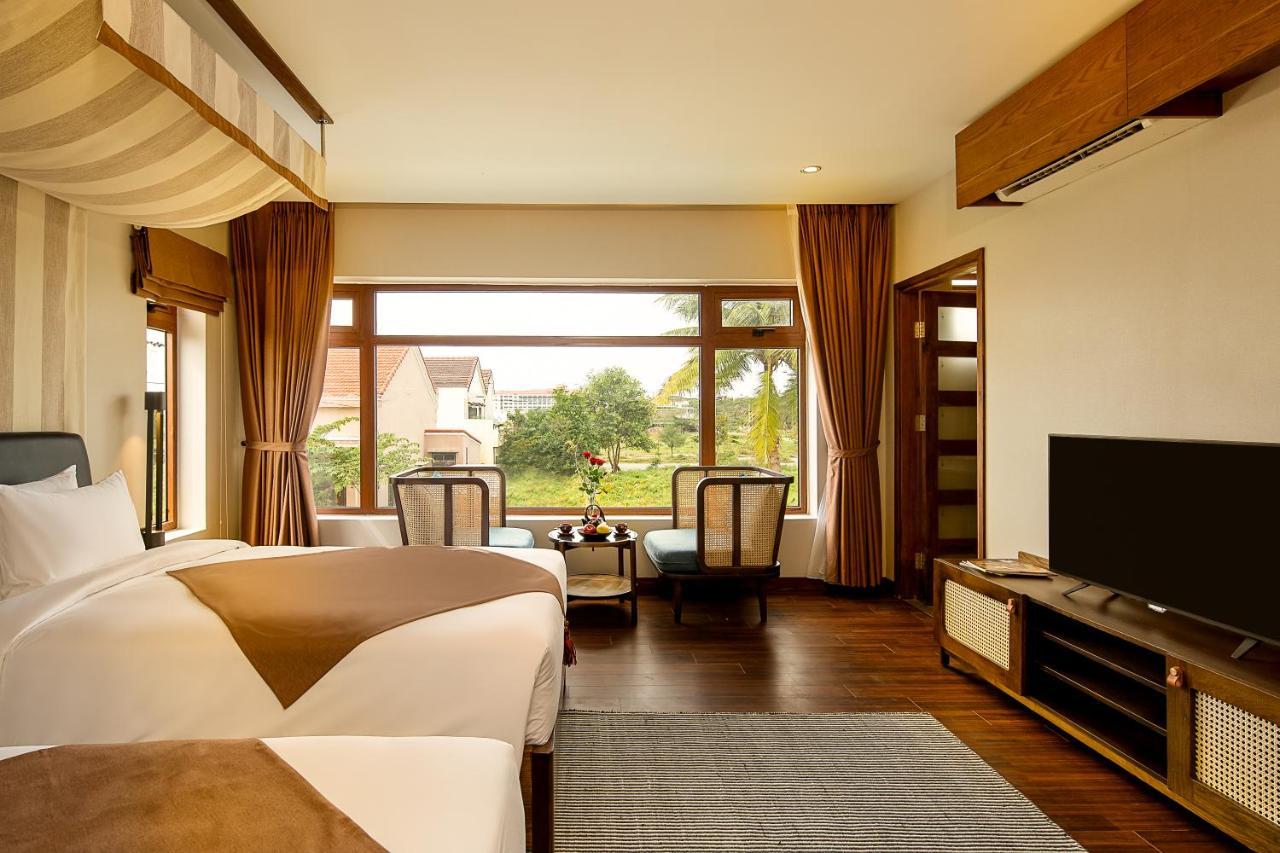 The Blossom Hoi An Ocean Front Hotel & Spa Экстерьер фото